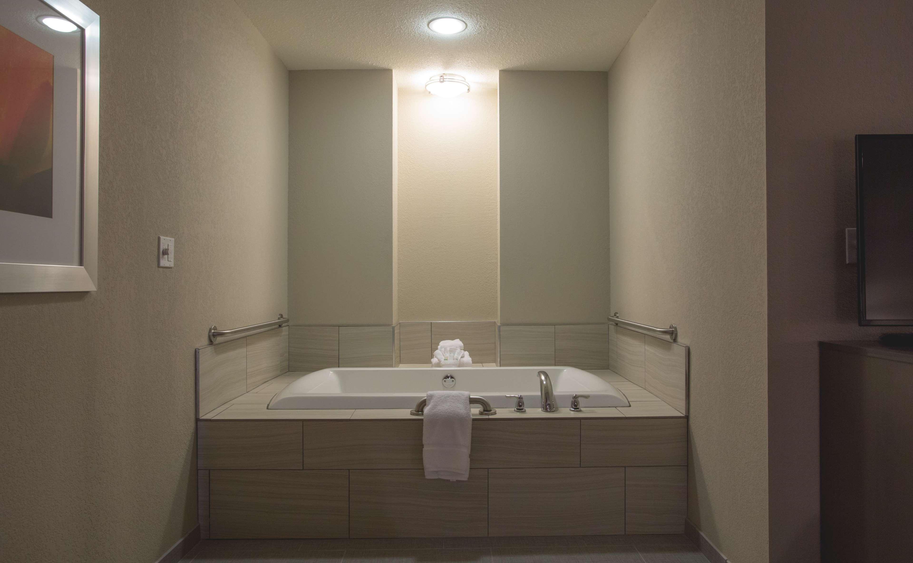 Hilton Garden Inn Bolingbrook I-55 Екстериор снимка