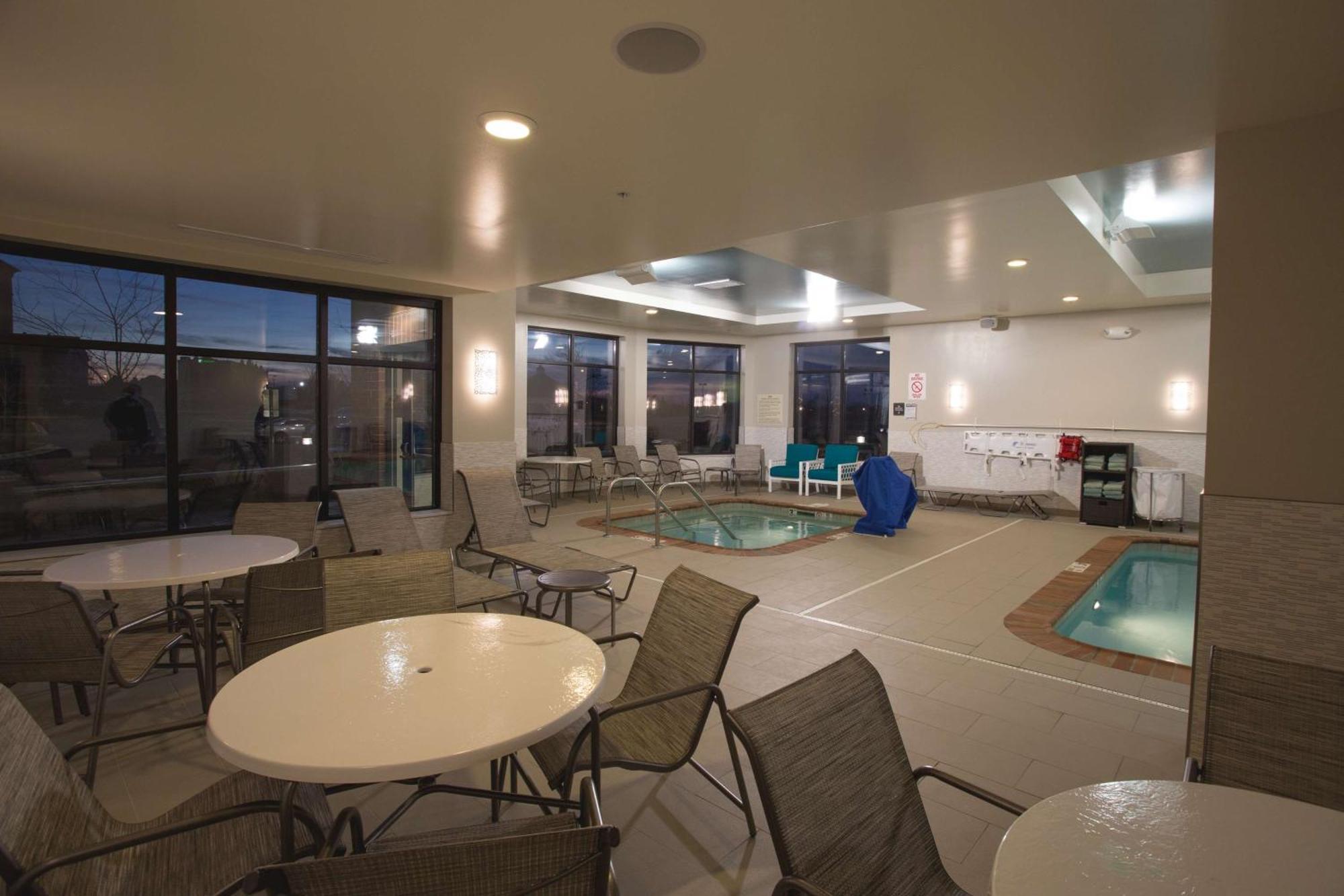 Hilton Garden Inn Bolingbrook I-55 Екстериор снимка